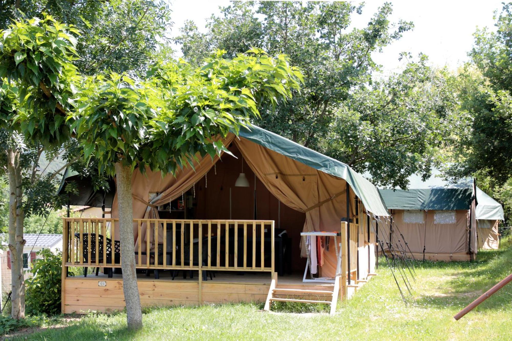 Camping Le Rotja Fuilla 外观 照片